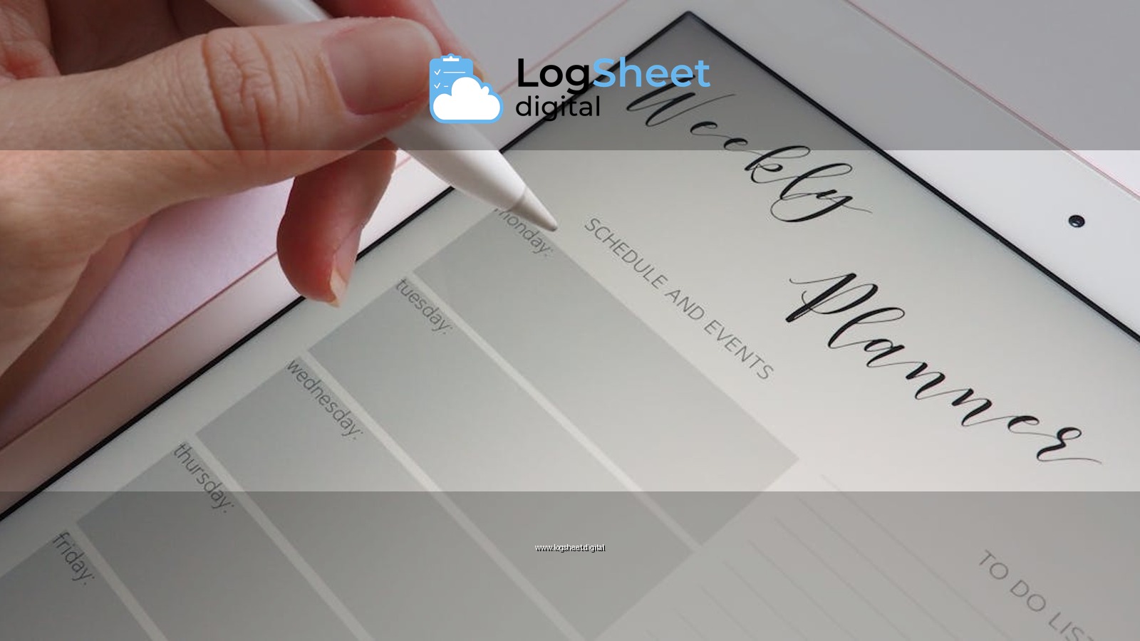 A stylus writing in a digital weekly planner on a tablet screen, ideal for organization.